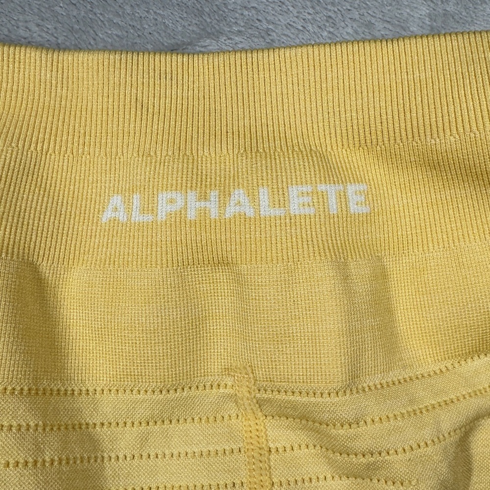 Alphalete Butter Yellow Surge Athletic Gym Leggings Size Medium - Picture 11 of 15